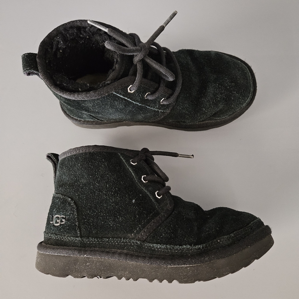 UGG Neumel II Black Chukka Boots Youth Sz 2 Lace Up Suede Shearling Winter Warm